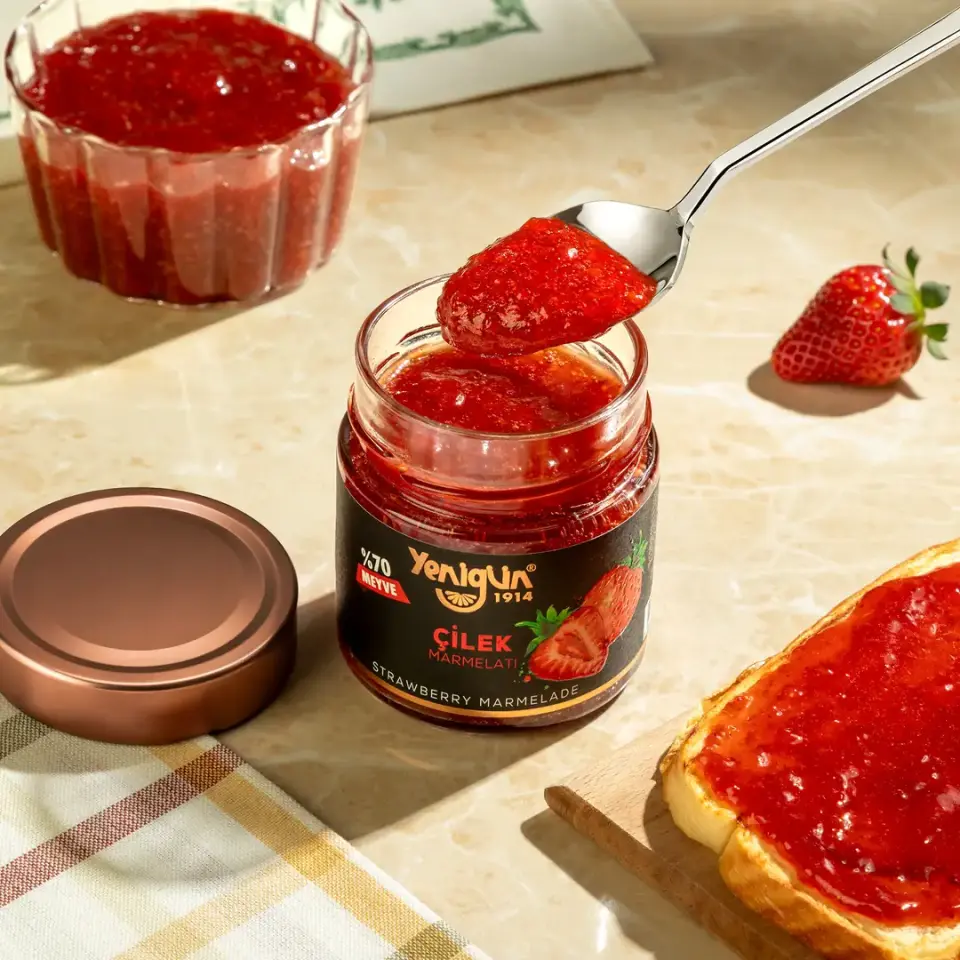 Yenigün Gurme Seri Çilek Marmelatı %70 Meyve 250 Gr